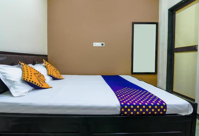 호텔 Spot On 69370 Pratik Lodging