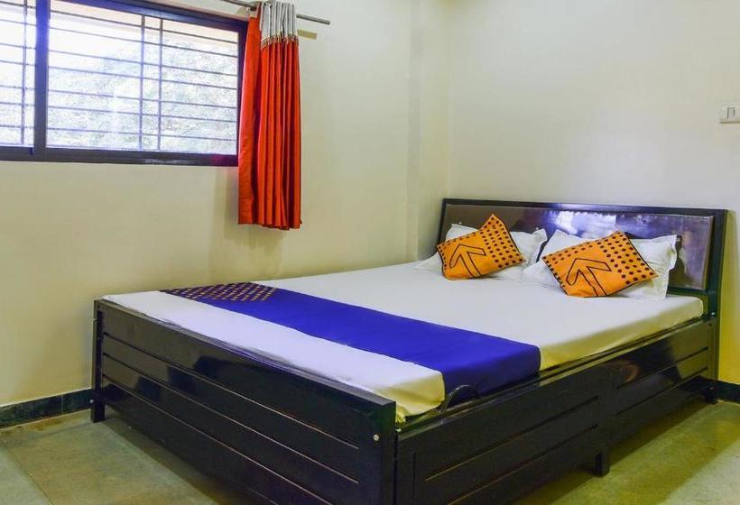 호텔 Spot On 69370 Pratik Lodging