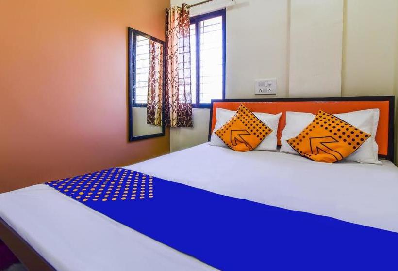 호텔 Spot On 69370 Pratik Lodging