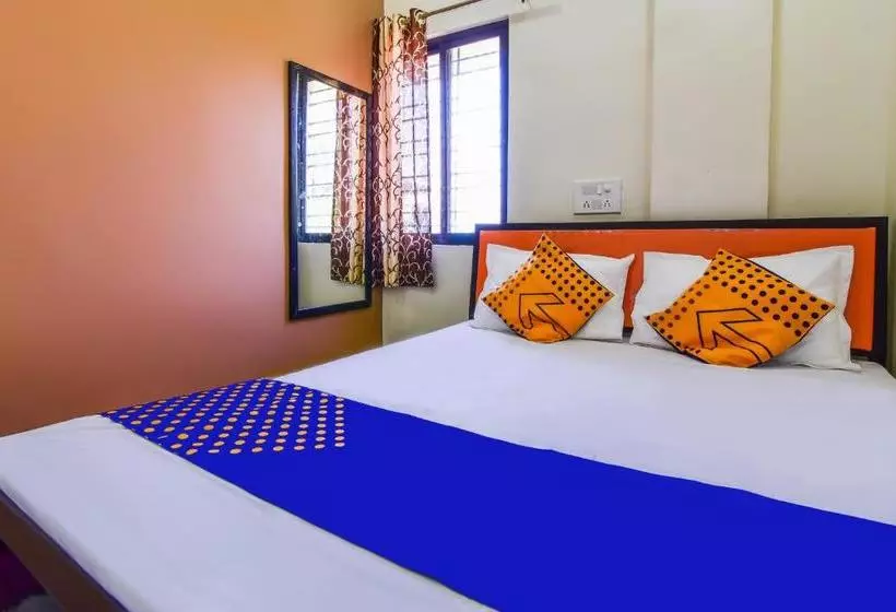 ホテル Spot On 69370 Pratik Lodging