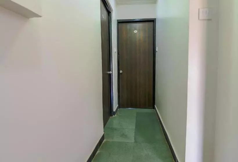 Hotelli Spot On 69370 Pratik Lodging