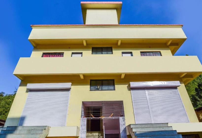 호텔 Spot On 69370 Pratik Lodging