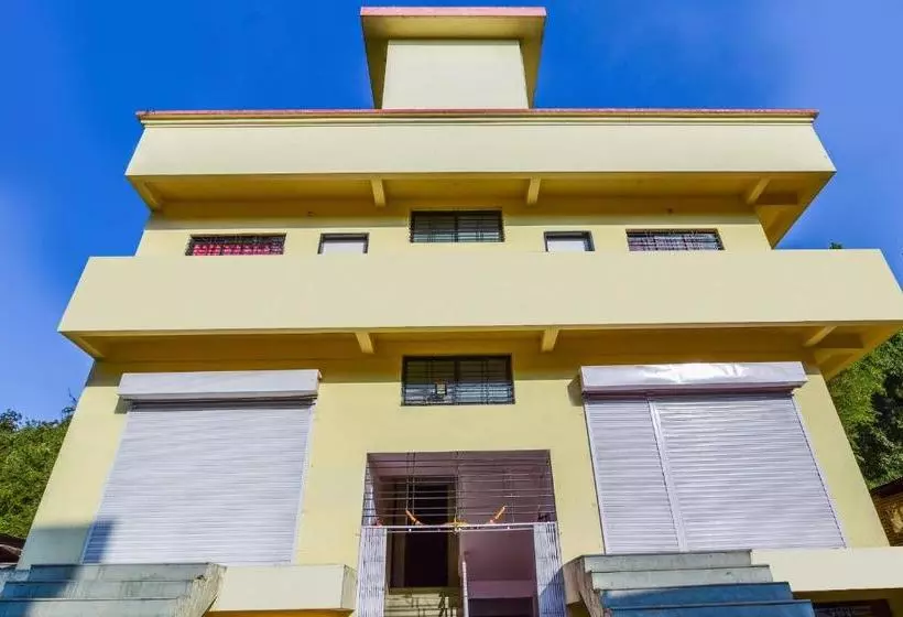 Hotelli Spot On 69370 Pratik Lodging