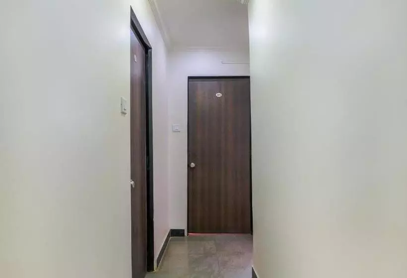 ホテル Spot On 69370 Pratik Lodging