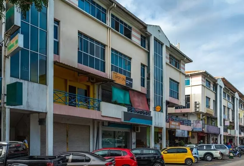 هتل Spot On 89936 Sutera Inn