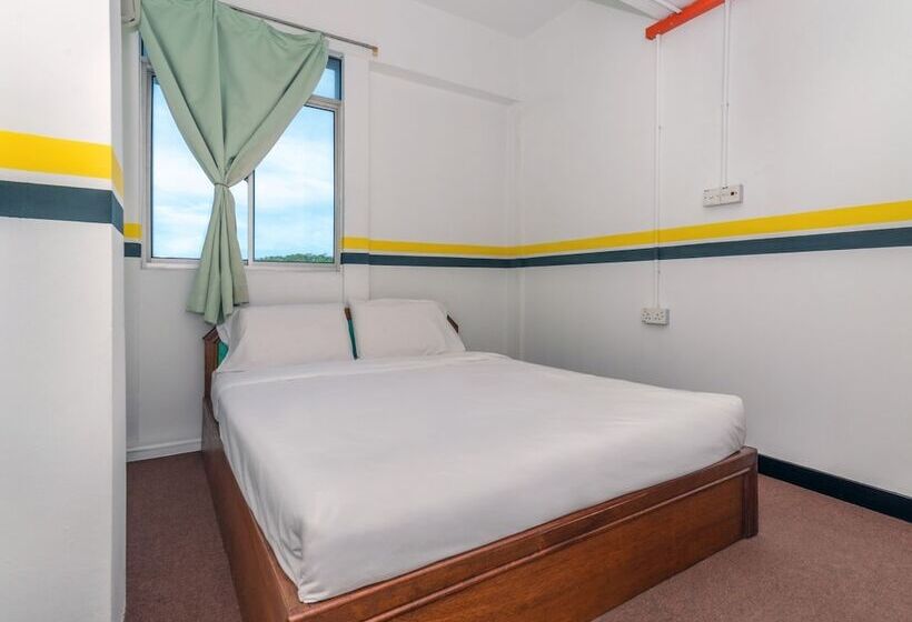 Hotelli Spot On 89936 Sutera Inn