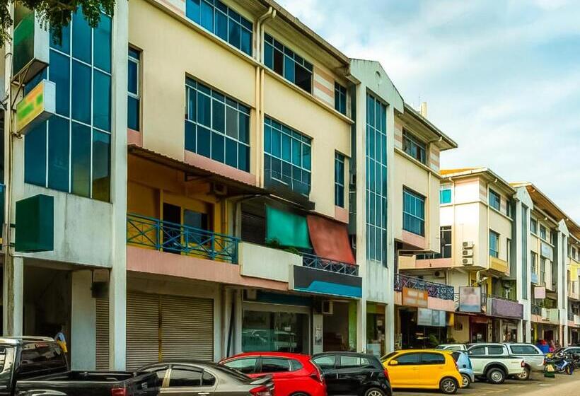 Hotelli Spot On 89936 Sutera Inn