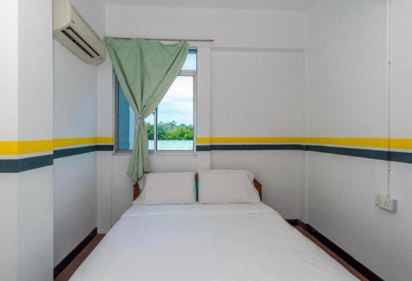 Hotelli Spot On 89936 Sutera Inn