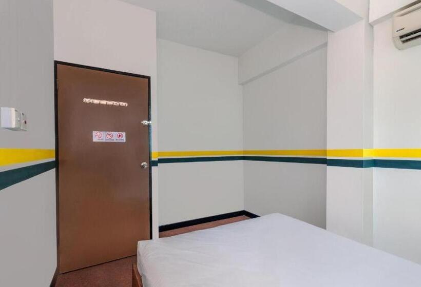 Hotelli Spot On 89936 Sutera Inn