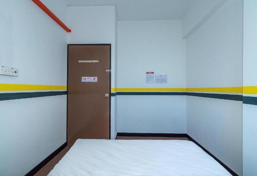 Hotelli Spot On 89936 Sutera Inn