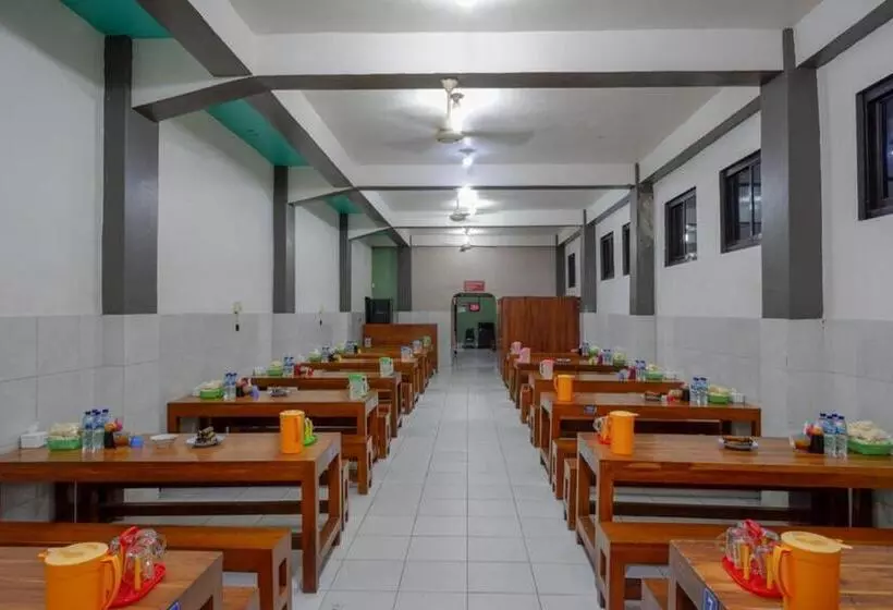 Reddoorz Syariah @ Hotel Wisma Indonesia Kendari