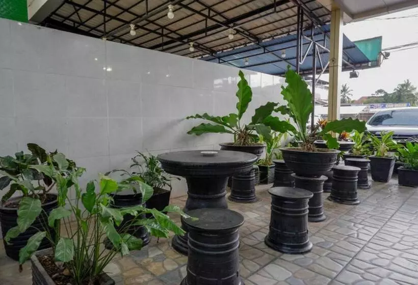 Reddoorz Syariah @ Hotel Wisma Indonesia Kendari