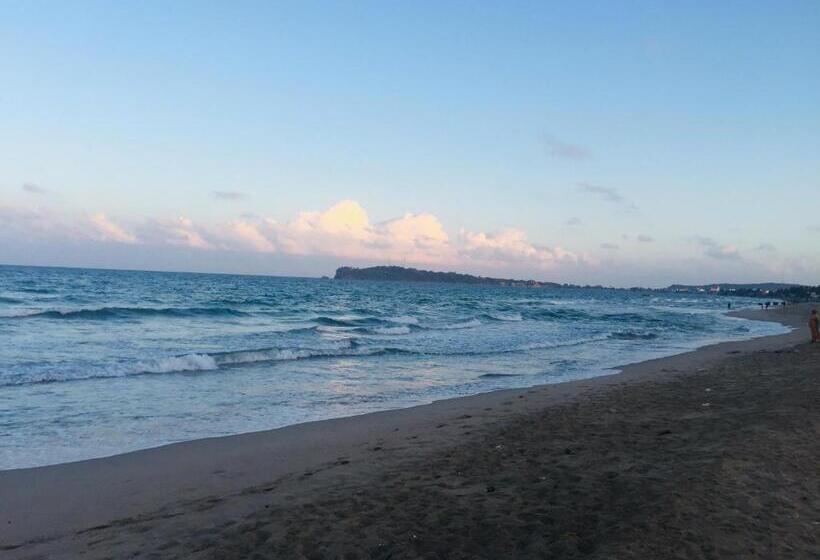 Hotel Amazon Beach Cabana