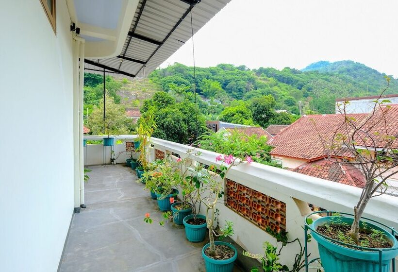 ホテル Oyo 3088 Green Valley House