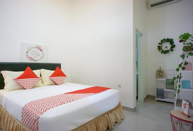 Hotell Oyo 3139 Naya Guest House Syariah