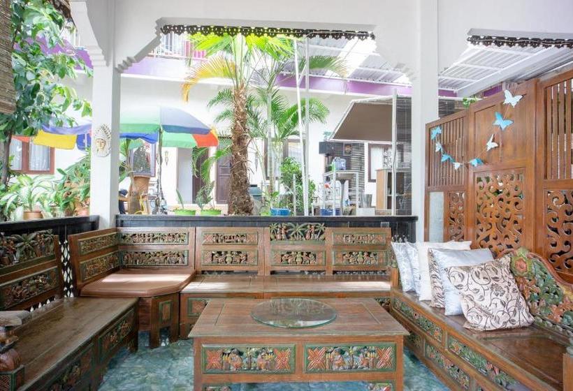 Hotell Oyo 3139 Naya Guest House Syariah