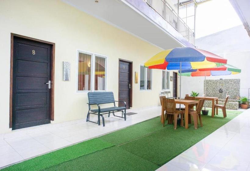 Hotell Oyo 3139 Naya Guest House Syariah