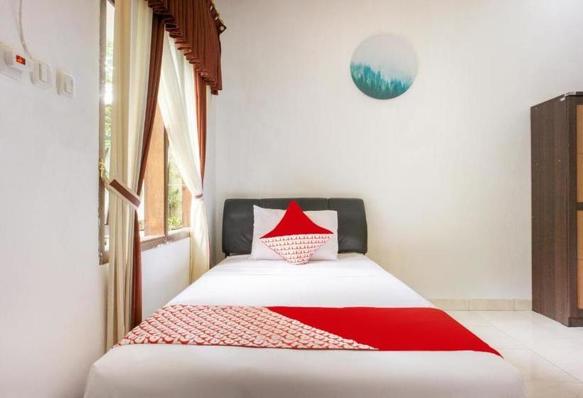 Hotell Oyo 3139 Naya Guest House Syariah