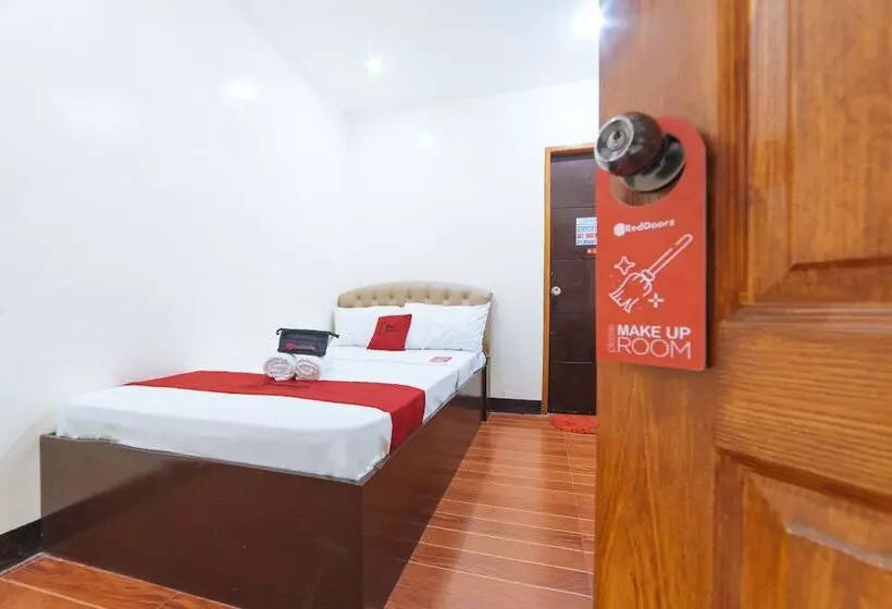 ホテル Reddoorz @ Plaridel Street Roxas City