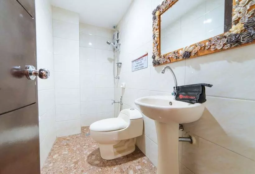 ホテル Reddoorz @ Plaridel Street Roxas City