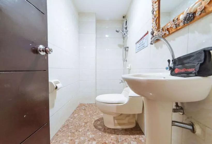 ホテル Reddoorz @ Plaridel Street Roxas City