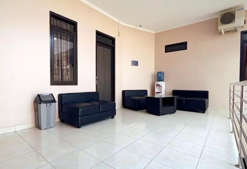 ホテル Shofy Guest House Syariah 33 Subang