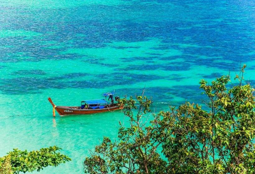 Resort Daya Hill Seaview