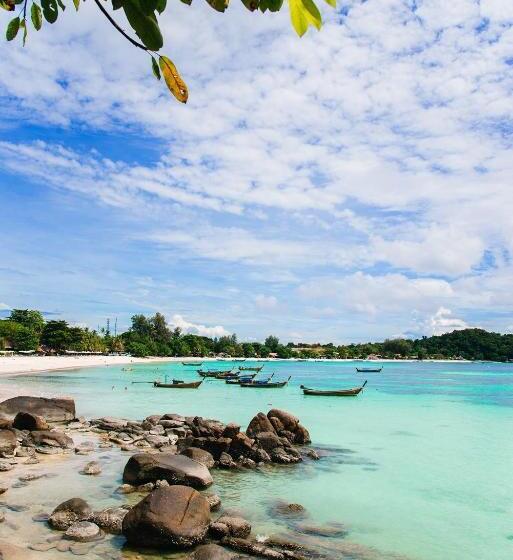 Resort Daya Hill Seaview