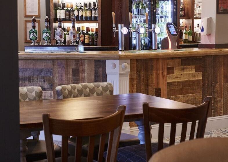 호텔 The Churchill By Greene King Inns