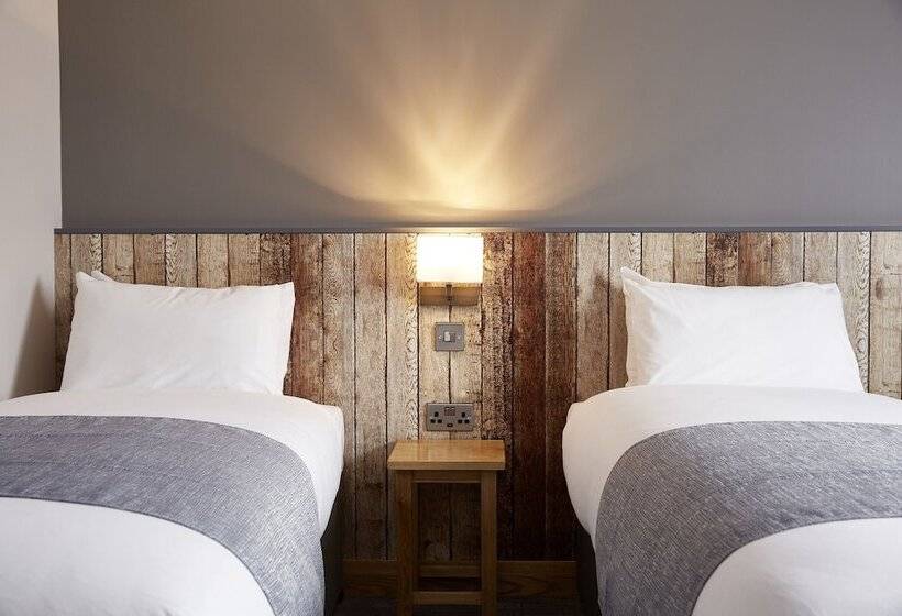 호텔 The Churchill By Greene King Inns