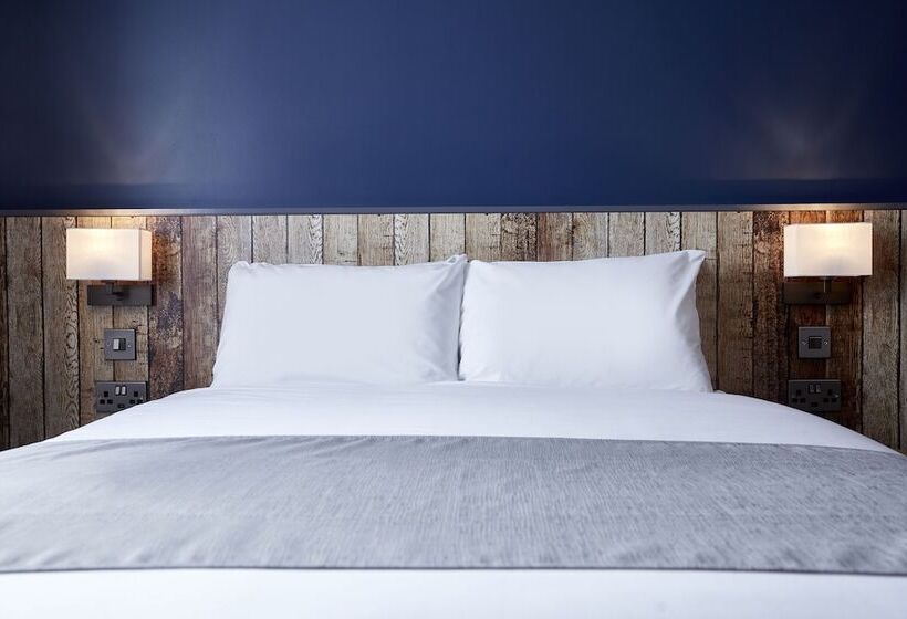 호텔 The Churchill By Greene King Inns