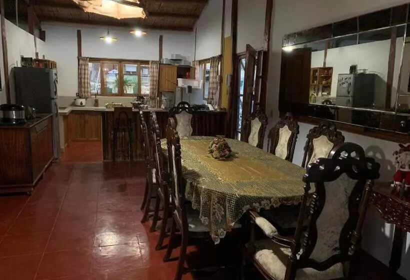 Hotelli Villa Mistika