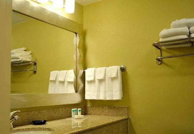 Fairfield Inn & Suites By Marriott Virginia Beach Oceanfront