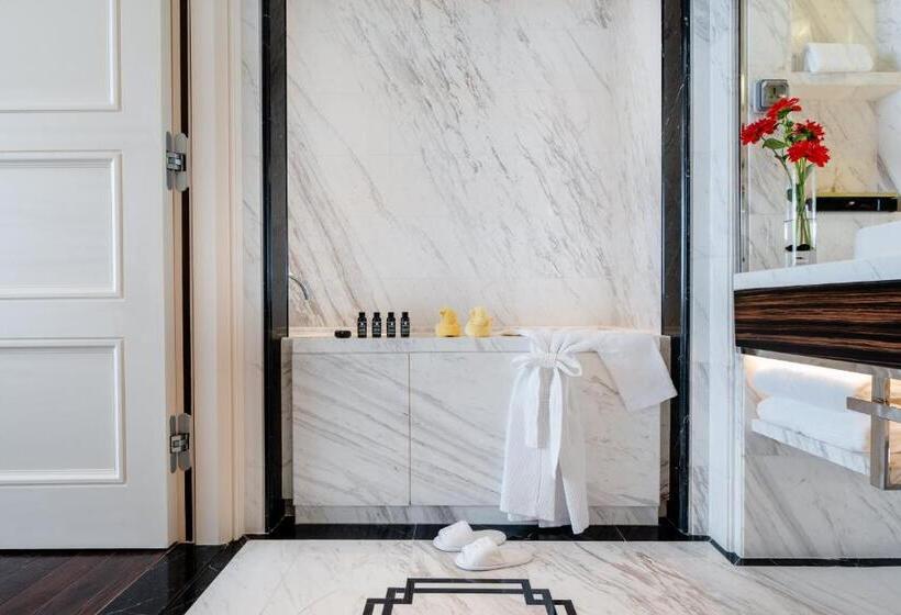 هتل Caravelle Saigon