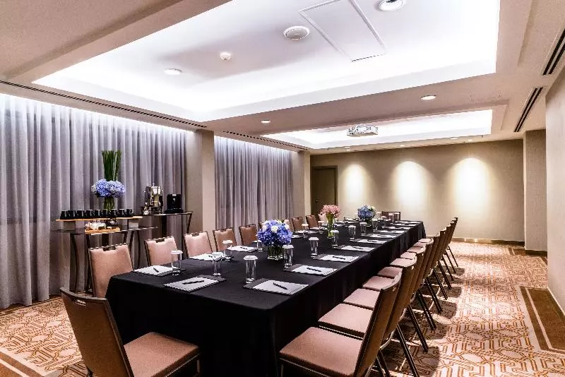 هتل Caravelle Saigon