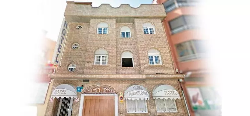 Отель Miraflores