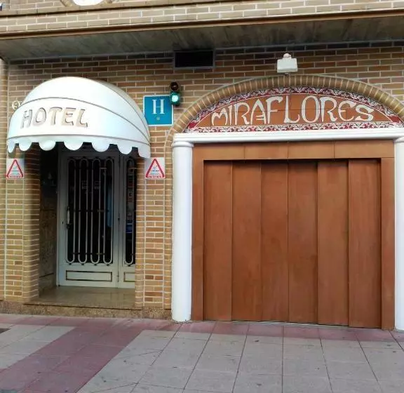 Отель Miraflores