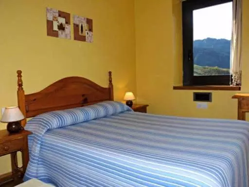 Отель Hostal Y Apartamento Seixes