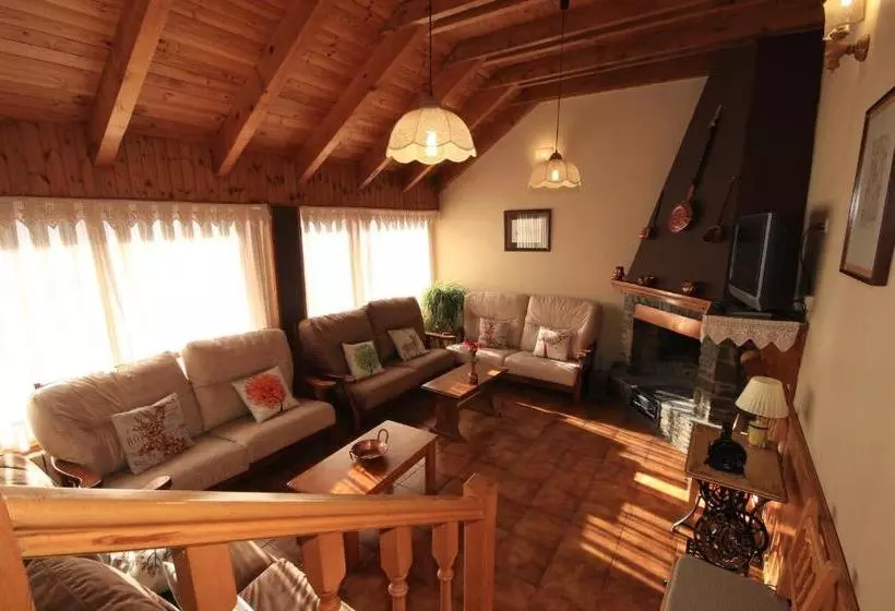 Отель Hostal Y Apartamento Seixes