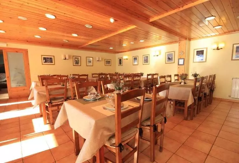 Отель Hostal Y Apartamento Seixes