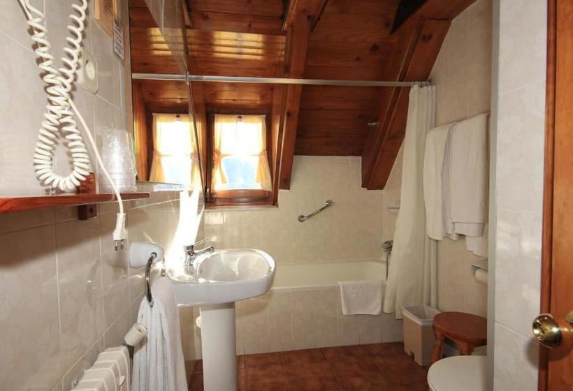 هتل Hostal Y Apartamento Seixes