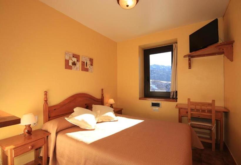 هتل Hostal Y Apartamento Seixes