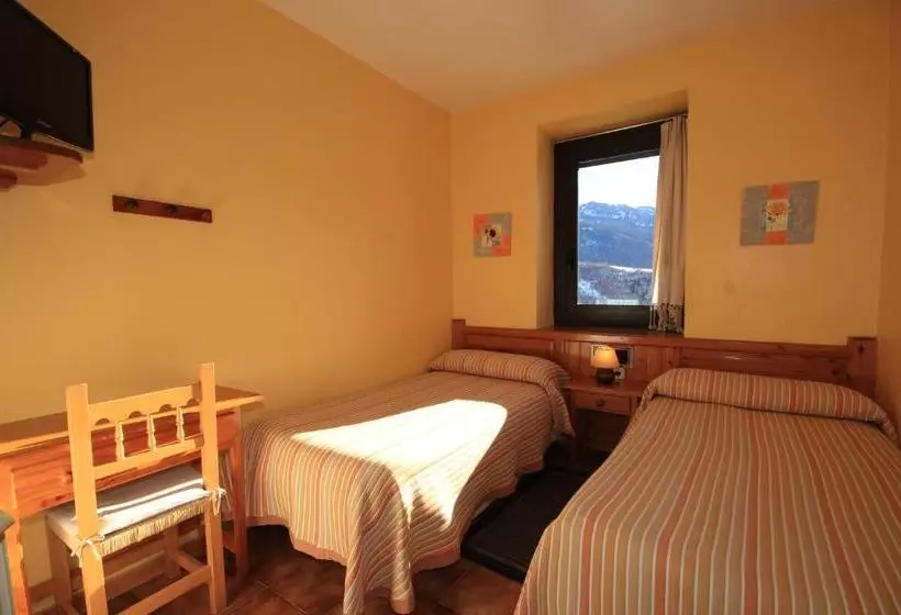 Отель Hostal Y Apartamento Seixes