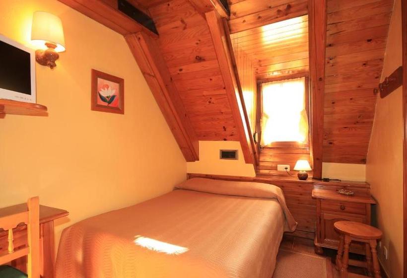 هتل Hostal Y Apartamento Seixes