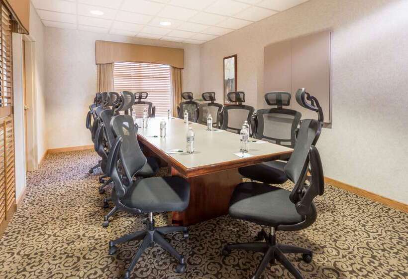 فندق Wingate By Wyndham Joliet