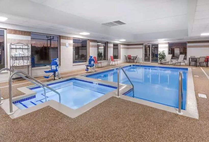 בית מלון כפרי Wingate By Wyndham Joliet