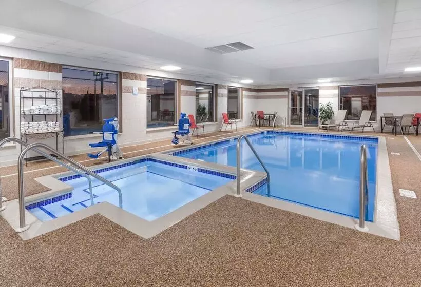 בית מלון כפרי Wingate By Wyndham Joliet