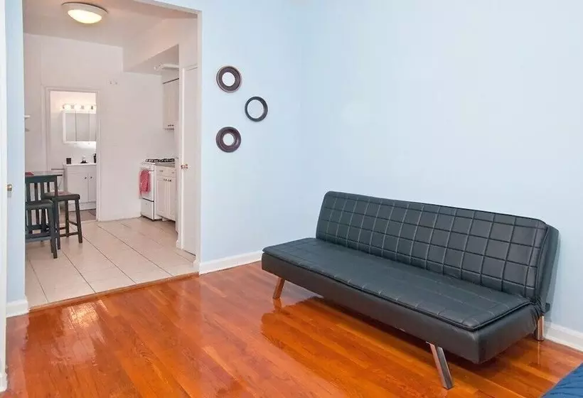 Lovely Studio On Upper East Side