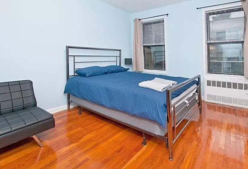 Lovely Studio On Upper East Side