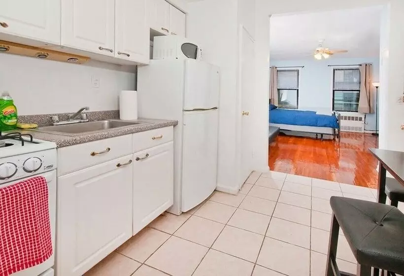 Lovely Studio On Upper East Side
